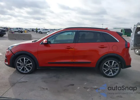 2020 Kia Niro Touring Special Edition z USA, uszkodzony, nr VIN KNDCC3LC8L5393247